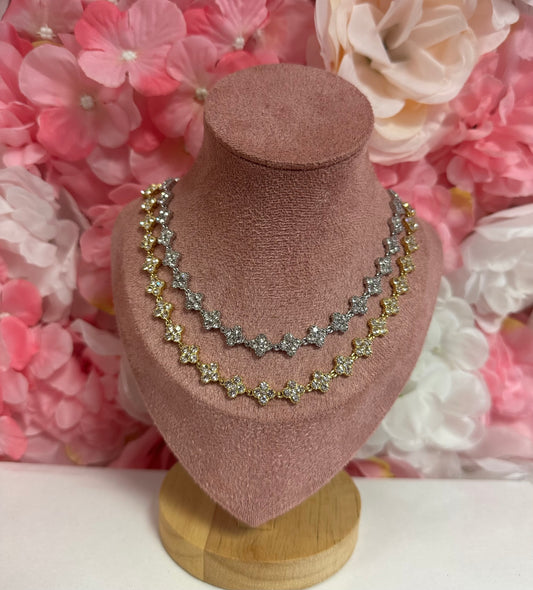 Collier trèfle strass